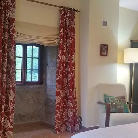 A Casa Do Buxo Nogueira De Ramuin